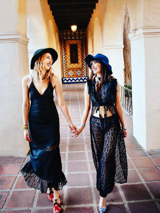 ONLINE MISS BE STORE WOMEN'S CLOTHING MAINSTREAM AND ALTERNATIVE COTTON LYCRA AND LACE FABRICS ONE SIZE FITS ALL BOHO CHIC WEAR SHOPIFY STORE LONG DRESS SUMMER COLLECTION BURNING MAN ATTIRE IBIZA LOUNGE CLUB AND BEACH WEAR SISTERHOOD FREE SPIRIT
